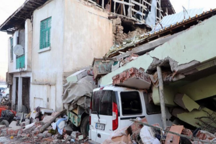 Malatya Valiliği: Depremde 56 konut yıkıldı