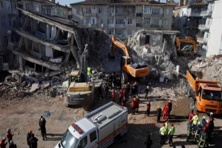 Depremde yıkılan binalara soruşturma
