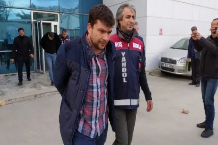 Bursa'da 8 kuyumcuyu sahte zincirlerle dolandıran şüpheliler yakalandı