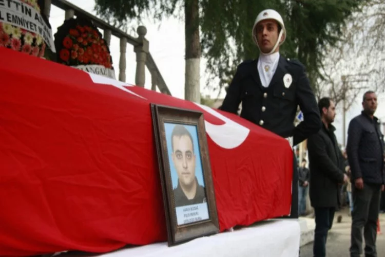 Kaza kurşunuyla ölen polise Bursa'da acı veda...