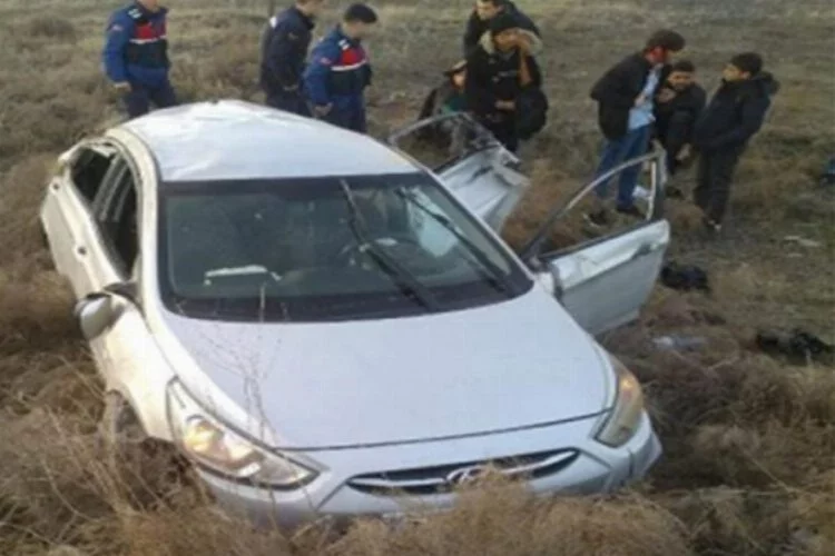 Takla atan otomobildeki 8 Suriyeli yaralandı