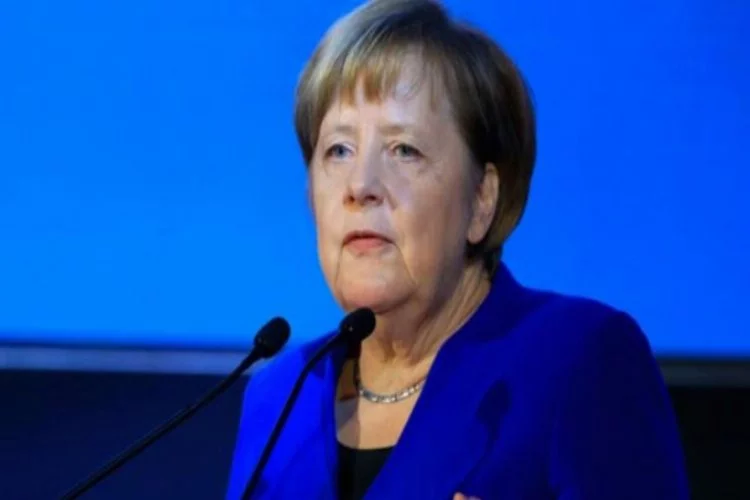 Merkel'den yasa dışı göç çağrısı