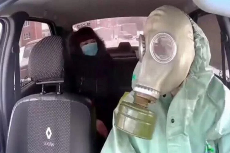 Taksi şoföründen virüse maskeli önlem!