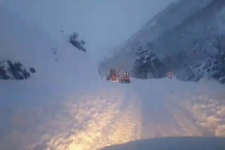 176 köy yolu kar nedeniyle ulaşıma kapandı