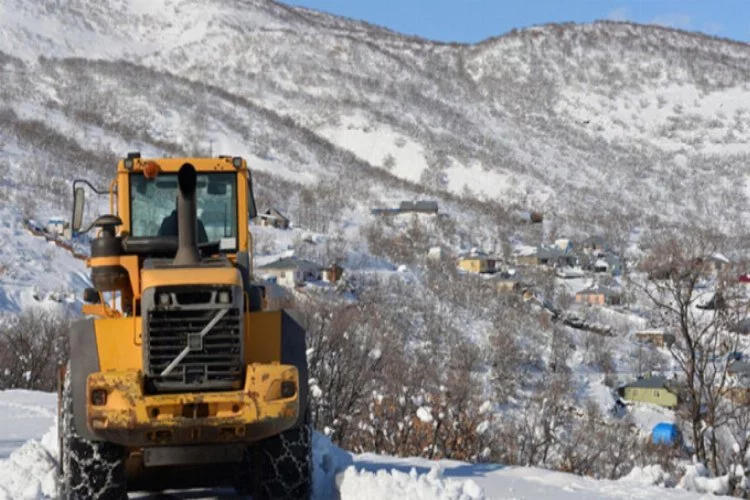 Karla mücadele son hızıyla devam ediyor! 179 köy yolu ulaşıma açıldı