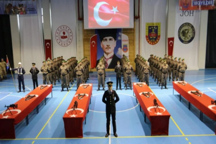 Bursa'da 29'uncu dönem bedelli askerler terhis oldu