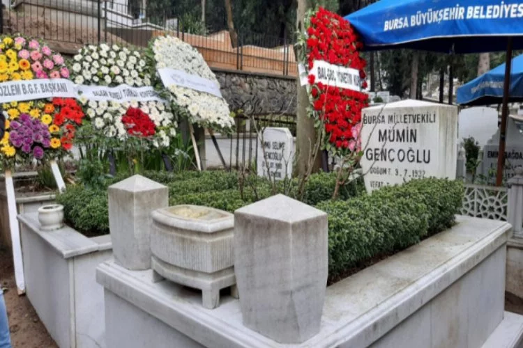 Bursa eski milletvekili Gençoğlu kabri başında anıldı