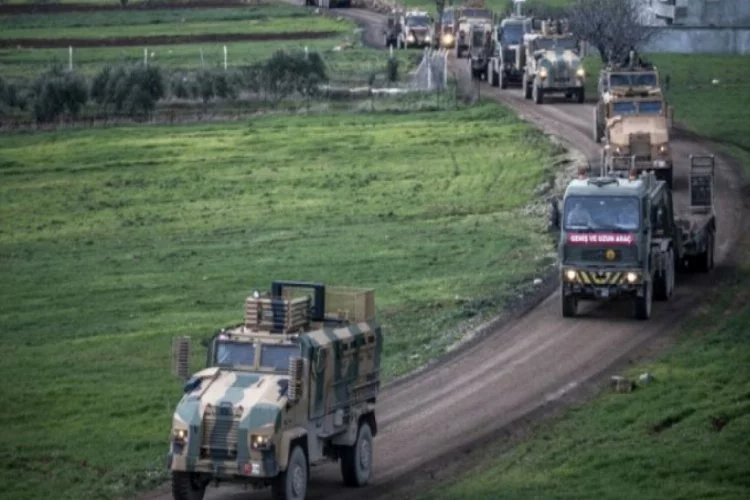 Sınıra 200 araçlık askeri konvoy
