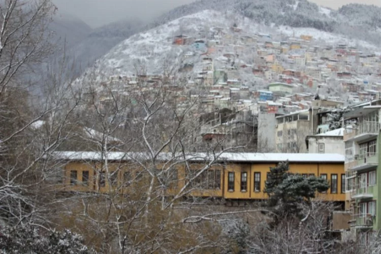 Bursa güne karla uyandı! Bursa'da kar ne kadar sürecek?