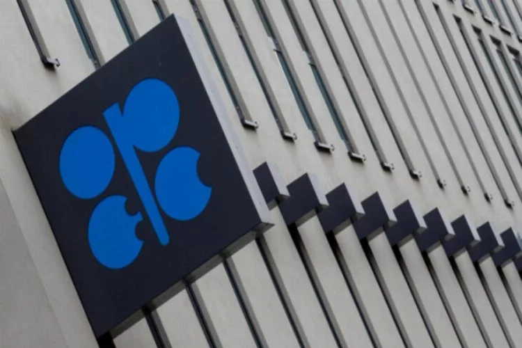 İran, OPEC'in petrol arzında kesinti kararını destekleyecek