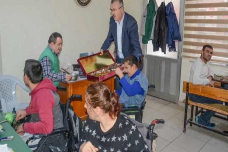 Bursa'da toplanan mavi kapaklar engellilere umut oluyor