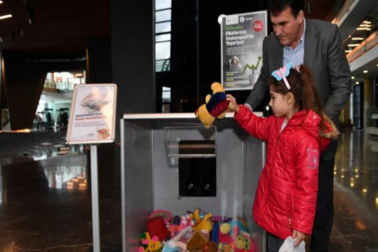 Osmangazi'den depremzede çocuklara oyuncak