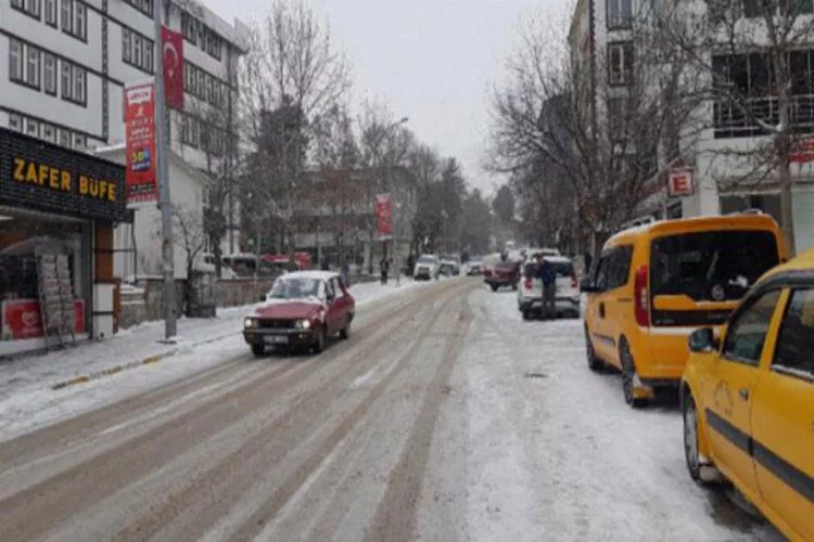 Tunceli'de 120 köy yolu kardan kapalı