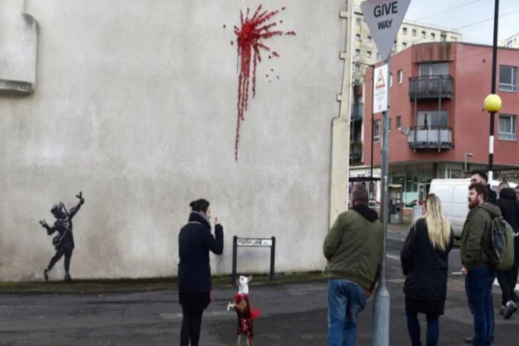 Banksy, Sevgililer Günü'nü pas geçmedi