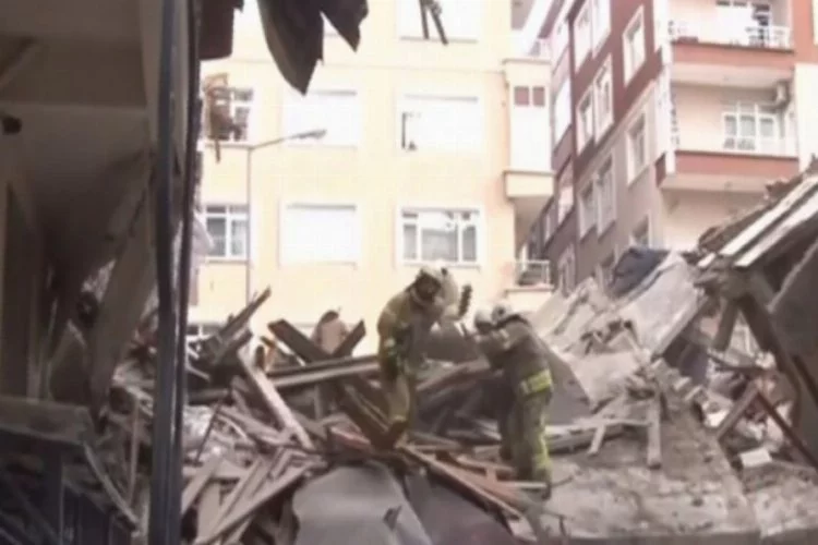 İstanbul Bahçelievler'de bir bina çöktü!