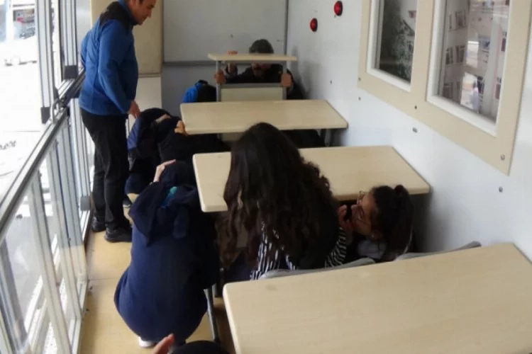 Bursa'da öğrencilere 'afet eğitimi'