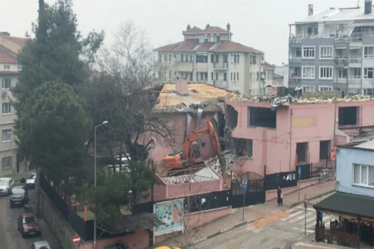 Bursa'da yarım asırlık okul yıkılıyor!