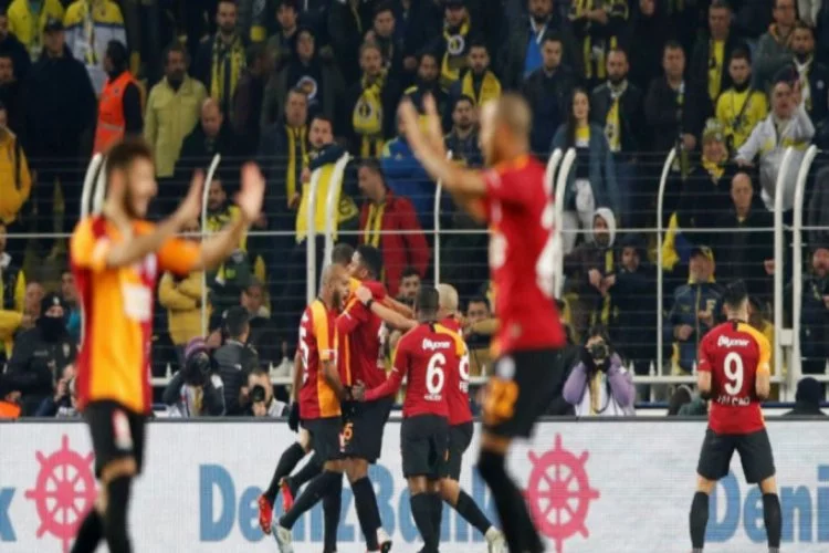 Galatasaray 'Böyle bir şey olabilir mi ya?' tişörtü bastırıyor