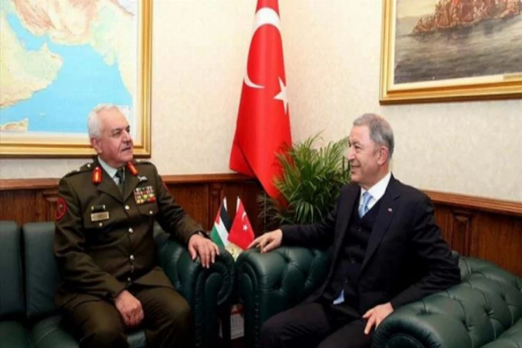 Bakan Akar, Ürdün Genelkurmay Başkanı Al-Hnaity ile görüştü