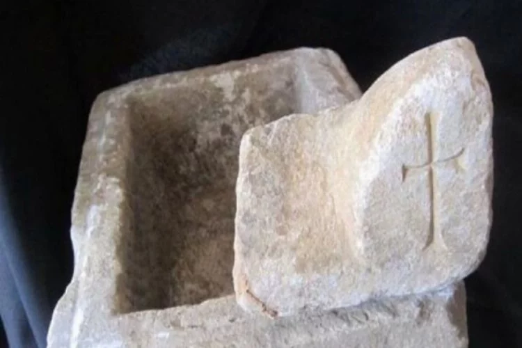 Sinop'ta bulunan taş sandık heyecan yarattı