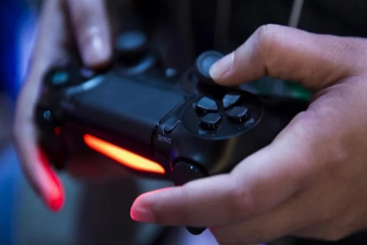 PS5 oyun kolları akıllı telefon özelliği ile gelebilir