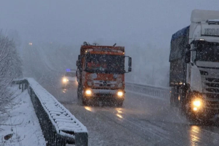 İzmir- Ankara karayolunda kar çilesi