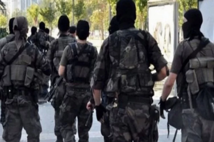 Türkiye genelinde büyük operasyon: 2 bin 682 kişi kıskıvrak yakalandı