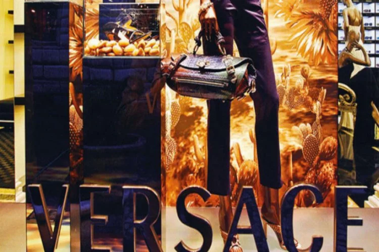 Versace'nin 'sahte ürün' dramı!