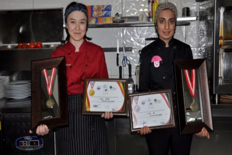 Bursa Karacabeyli genç aşçılardan büyük başarı