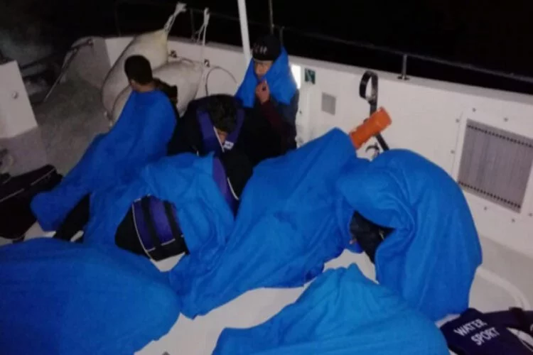 Türk karasularına geri itilen 8 sığınmacı kurtarıldı