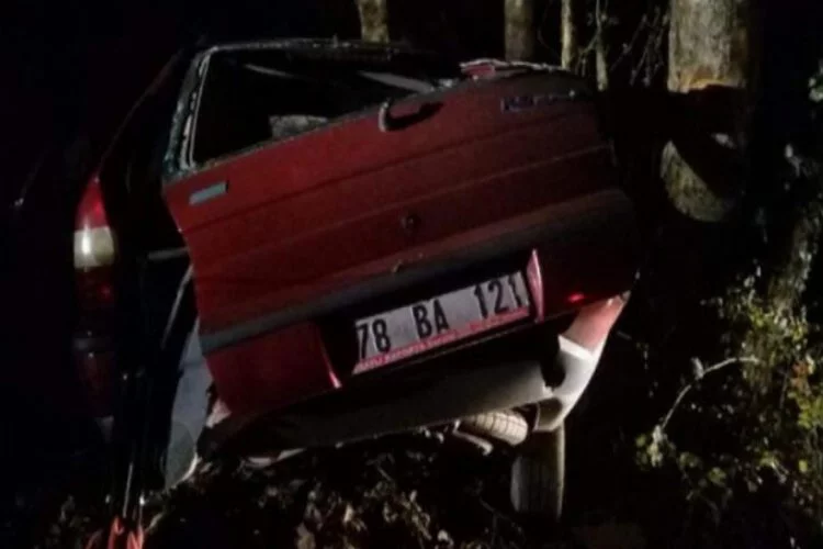 Feci kaza! Ağaca çarpan otomobilin sürücüsü öldü
