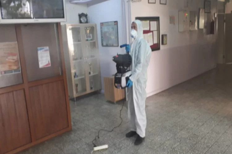 Bursa Orhaneli'de okullar dezenfekte ediliyor