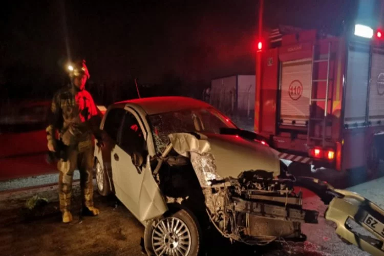 Bursa'da araç kontrolden çıktı: 2'si çocuk 4 yaralı