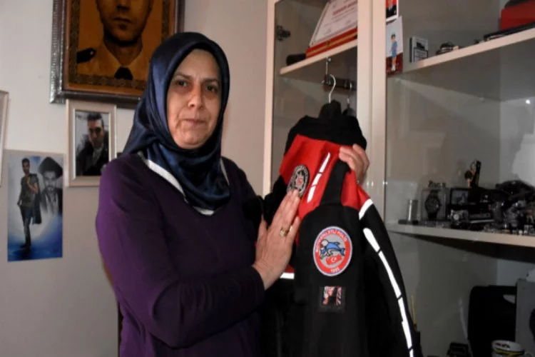 Bursa'da şehit annesi, oğlunun "organ kardeşleri" ile buluşmak istiyor