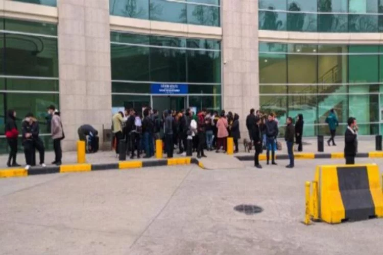 Sarp Sınır Kapısı yolcu geçişlerine kapatıldı