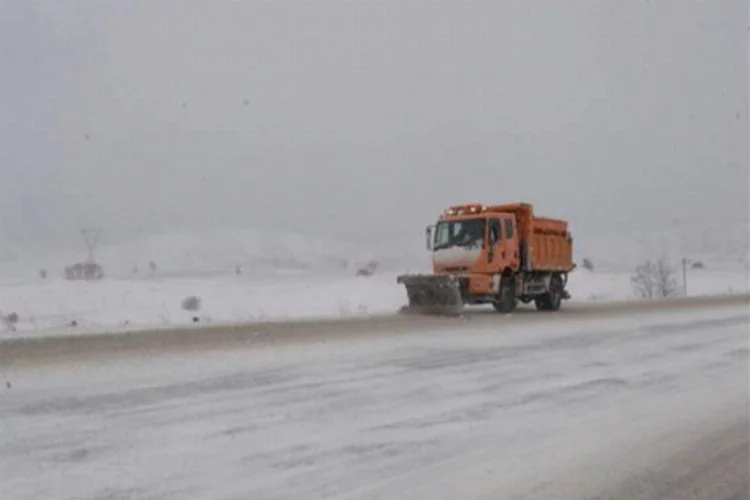 Kar nedeniyle 48 köy yolunda ulaşım sağlanamıyor
