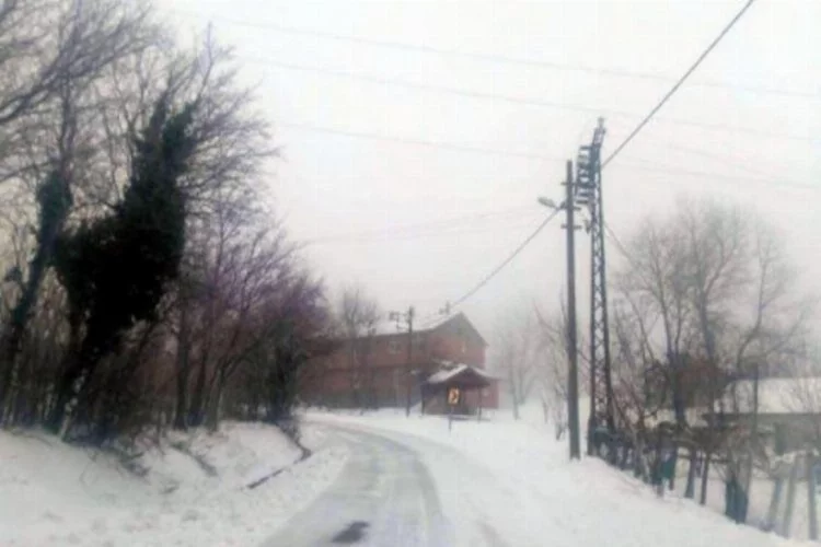 Kocaeli'nin yüksek kesimlerinde kar yağışı
