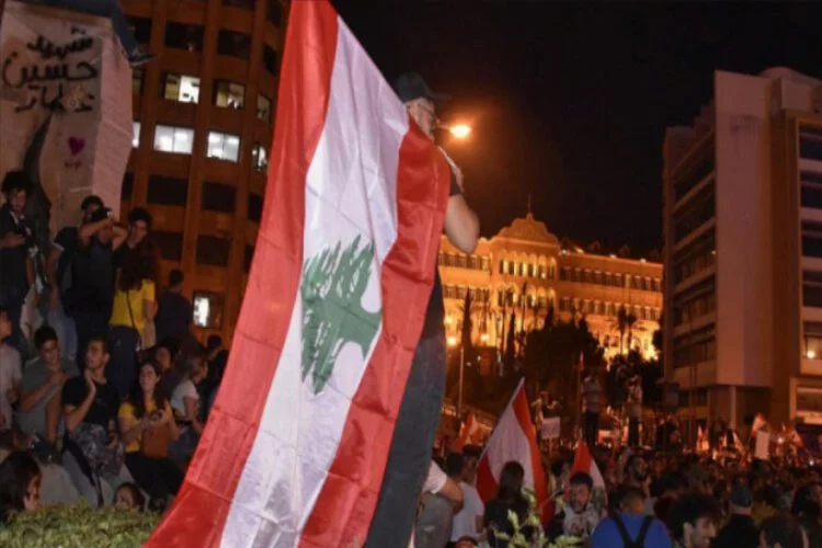 Ekonomik krizle mücadele eden Lübnan'ı koronavirüs de vurdu