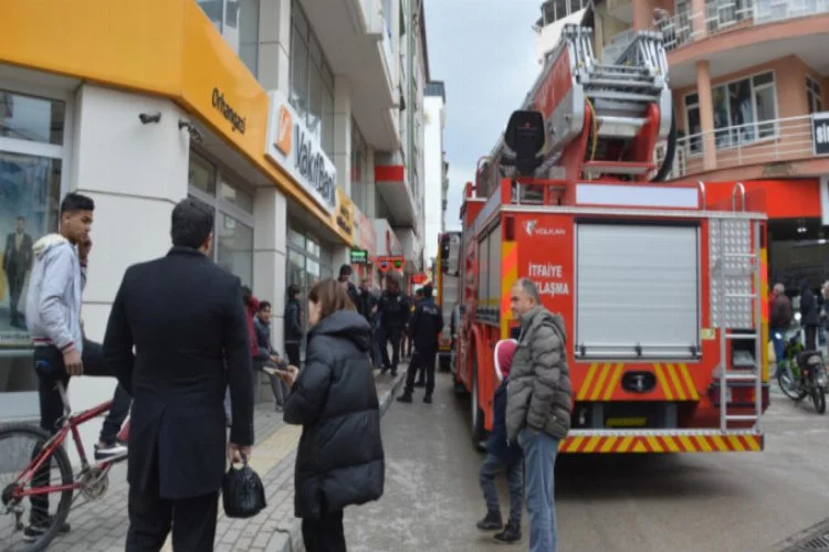 Bursa'da iş merkezinde yangın paniği!