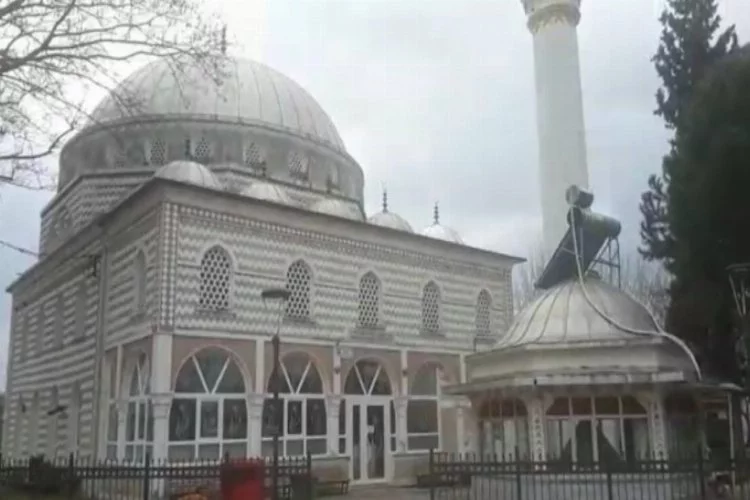 Bursa'da imamdan camiye girilmemesi için 'dolaplı' önlem