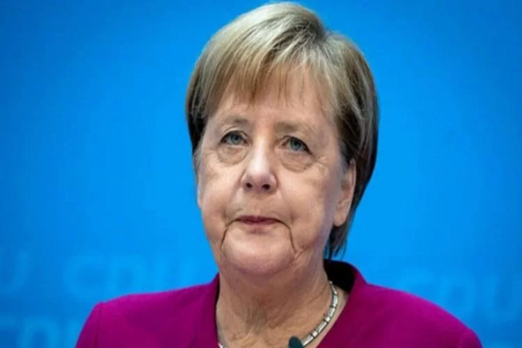 Merkel'in koronavirüs test sonucu belli oldu!