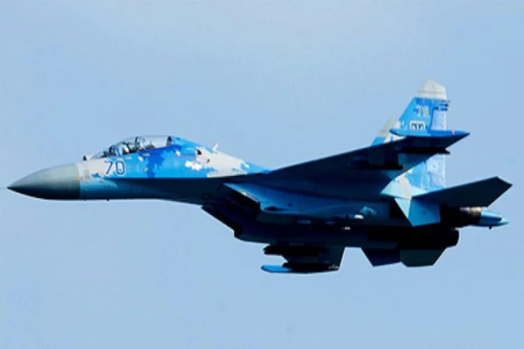 Rus Su-27 uçağı Karadeniz'de düştü!