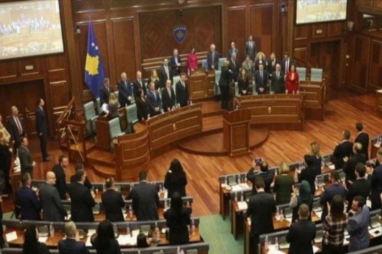 Kosova'da koalisyon hükümeti düştü!