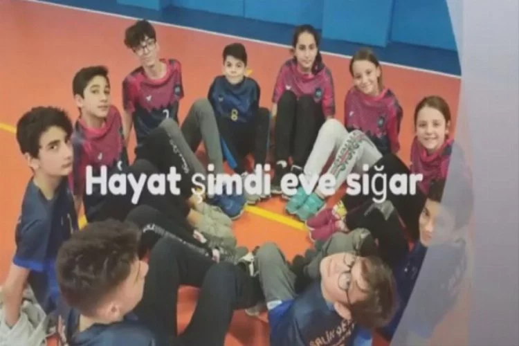 Bursa'da öğretmenlerden öğrencilere 'Evde Kal' çağrısı