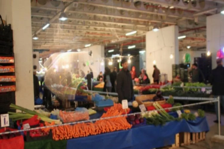Bursa Gemlik'teki pazar yerlerinde koronavirüs önlemleri