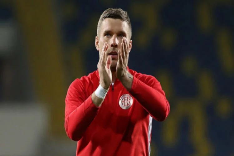 Lukas Podolski'den corona virüsü kararı! "Maaşımda fedakarlık..."