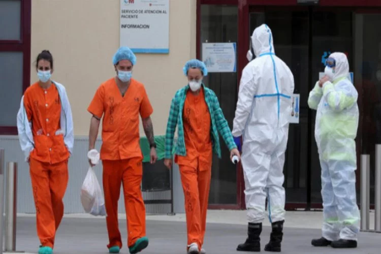 İspanya'da 12 bin 298 sağlık çalışanı koronaya yakalandı
