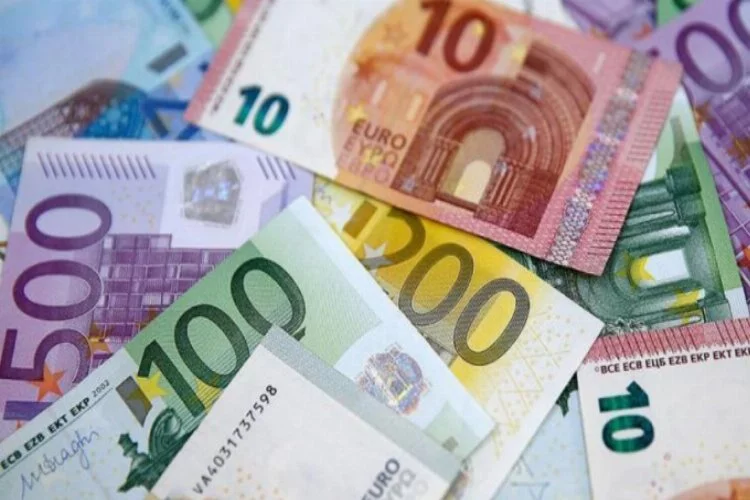 Euro Bölgesi'nde yıllık enflasyon 0,7'ye geriledi