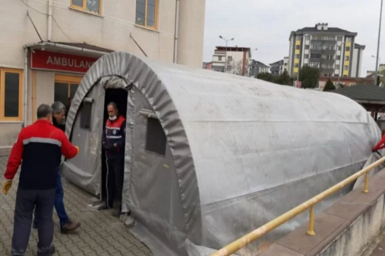 Bursa'da hastane bahçelerine triaj çadırları kuruldu!