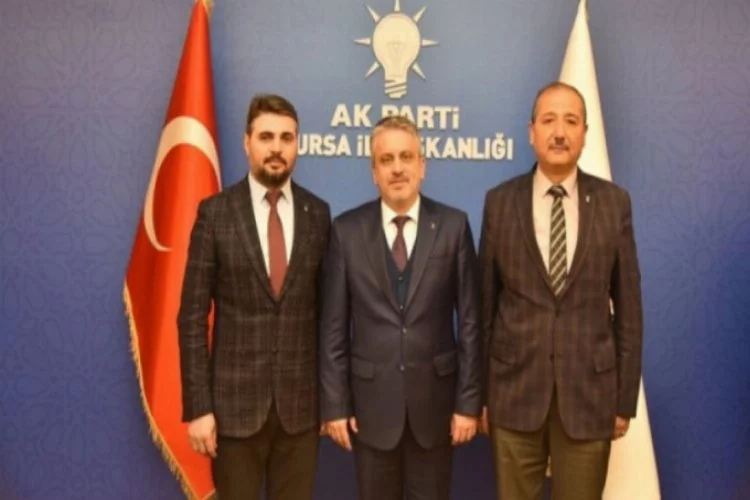 Ak Parti Bursa'da ilçe başkanları görevlerini devretti